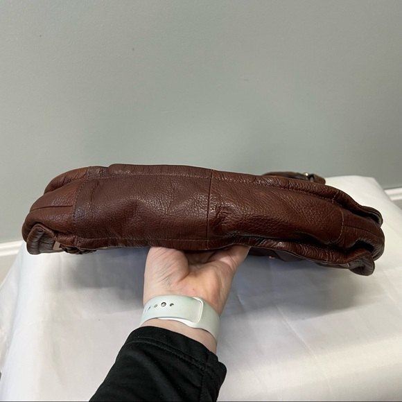 B Makowsky brown leather slouchy hobo shoulder handbag purse. - Picture 8 of 12